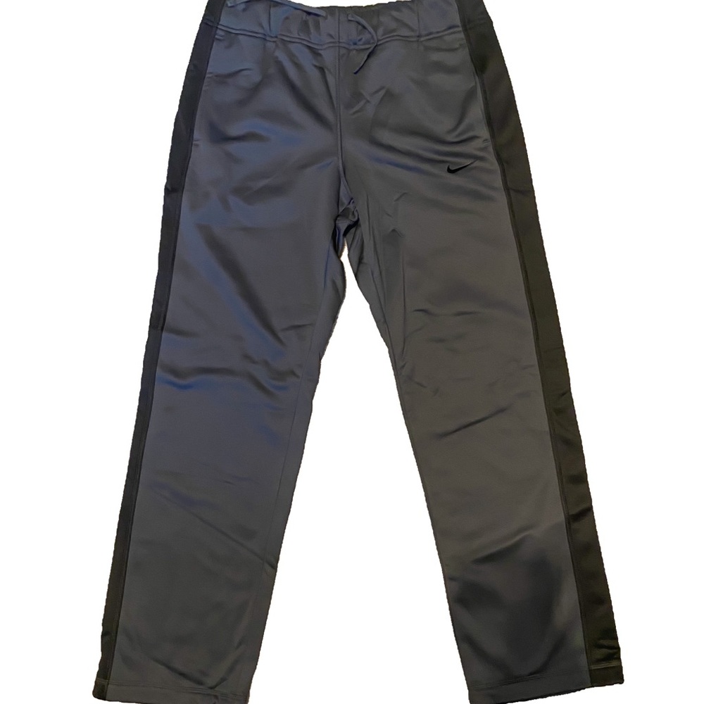 Gray Nike sweatpants. Women’s medium. New with tags.